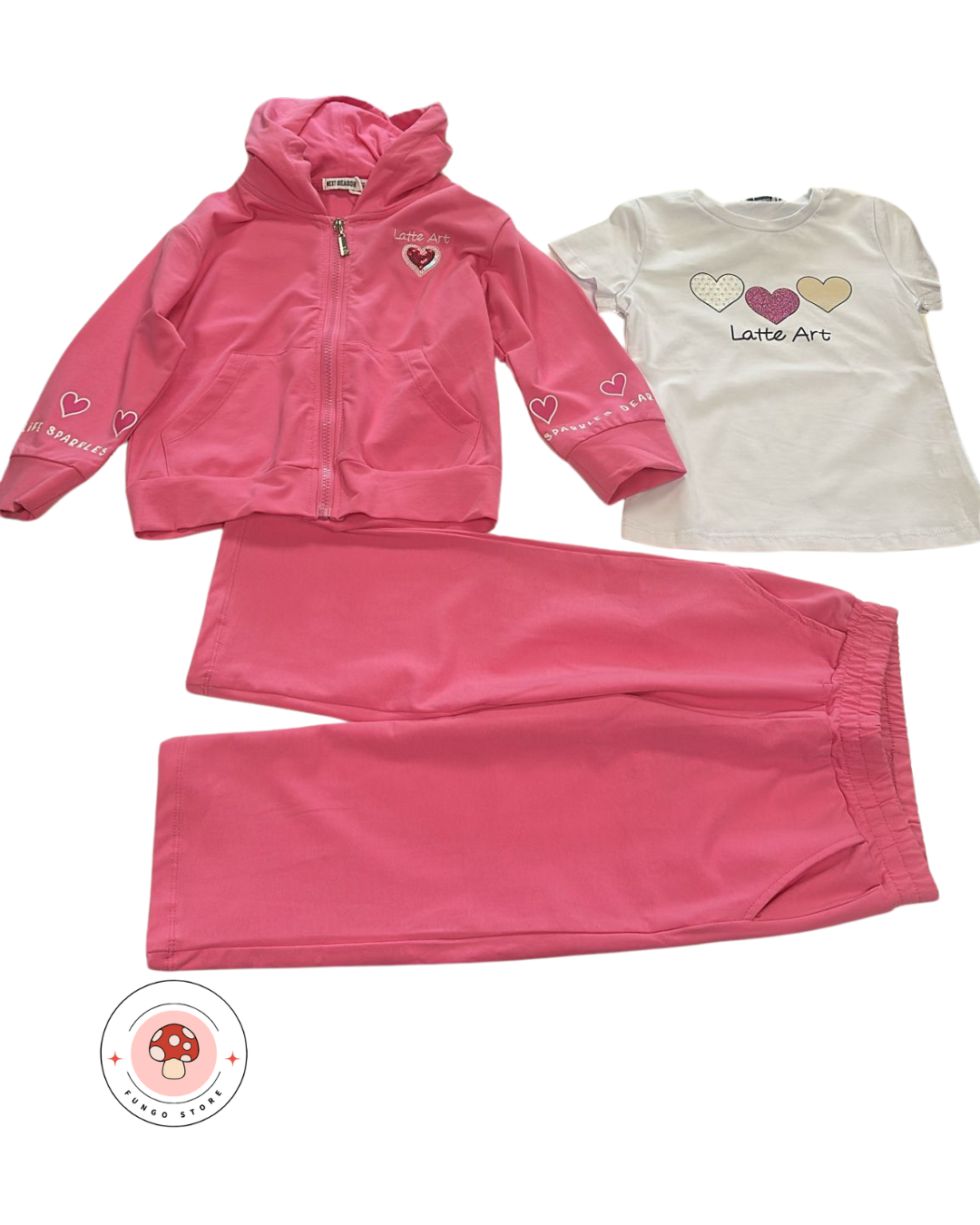 Completo rosa con cuori e dettagli romantici